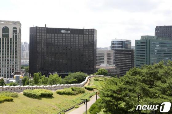 '힐튼·쉐라톤'…서울 특급호텔, 오피스·주상복합으로 새단장한다
