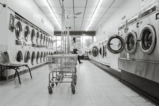 국내 세탁시장 판도 뒤흔드는 모바일 세탁플랫폼들…런드리고 Vs 세탁특공대 By The Stock