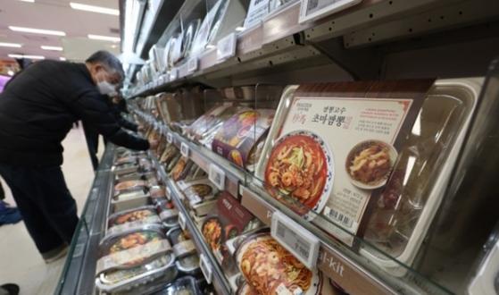 11월 소비자물가 3.3%↑…상승폭 4개월 만에 둔화