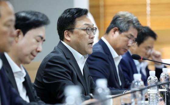 보험업계 CEO 만난 김병환 “실손보험 청구 전산화 최우선 추진···IFRS17 연말부터 적용”