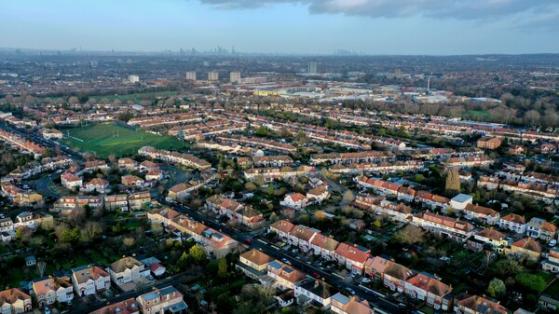 "모기지금리 인하로 부동산 시장 반등 촉진"…4월 영국 주택 판매 12% 증가