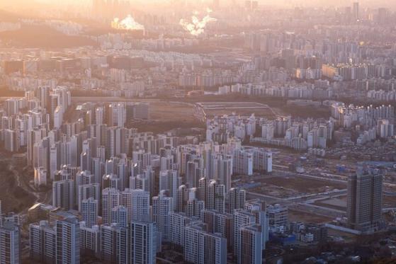 내년 상반기 '집값 오름' 전망 우세...