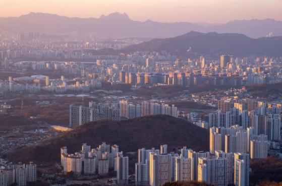 전국 아파트값 16주째 하락...기업형 장기임대주택 도입 본격 시동 [출근길 한국시티 핫이슈]