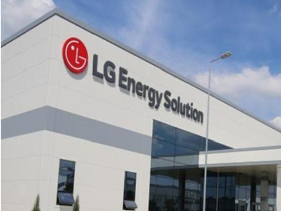 LG에너지솔루션, 청약 첫날 통합 경쟁률 20대 1… 미래에셋증권 가장 높아
